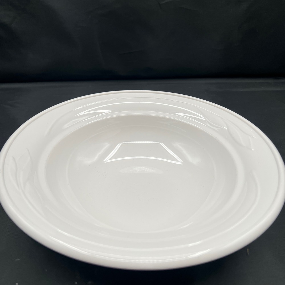 Corning L-20-B White Ceramic Serving Bowl with Lid Embossed Leaf Rim 8.5 Inch